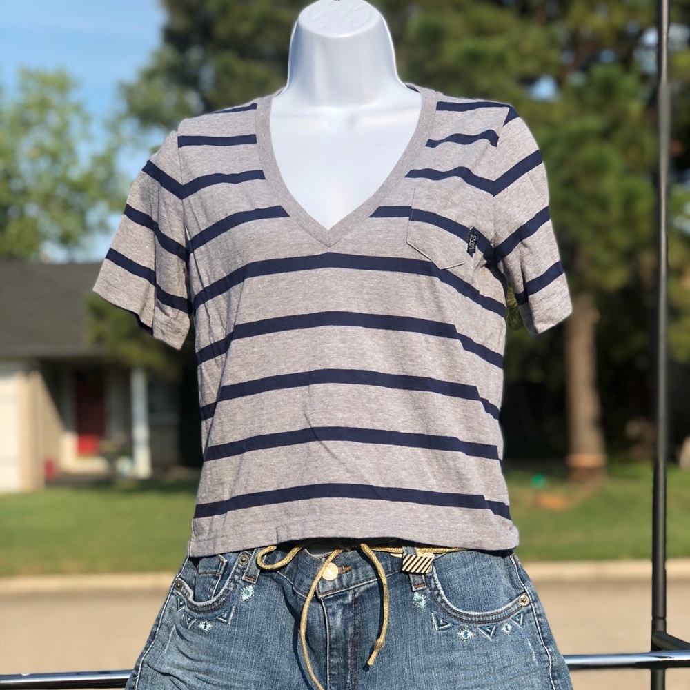 Women’s Vans stripped cop top.